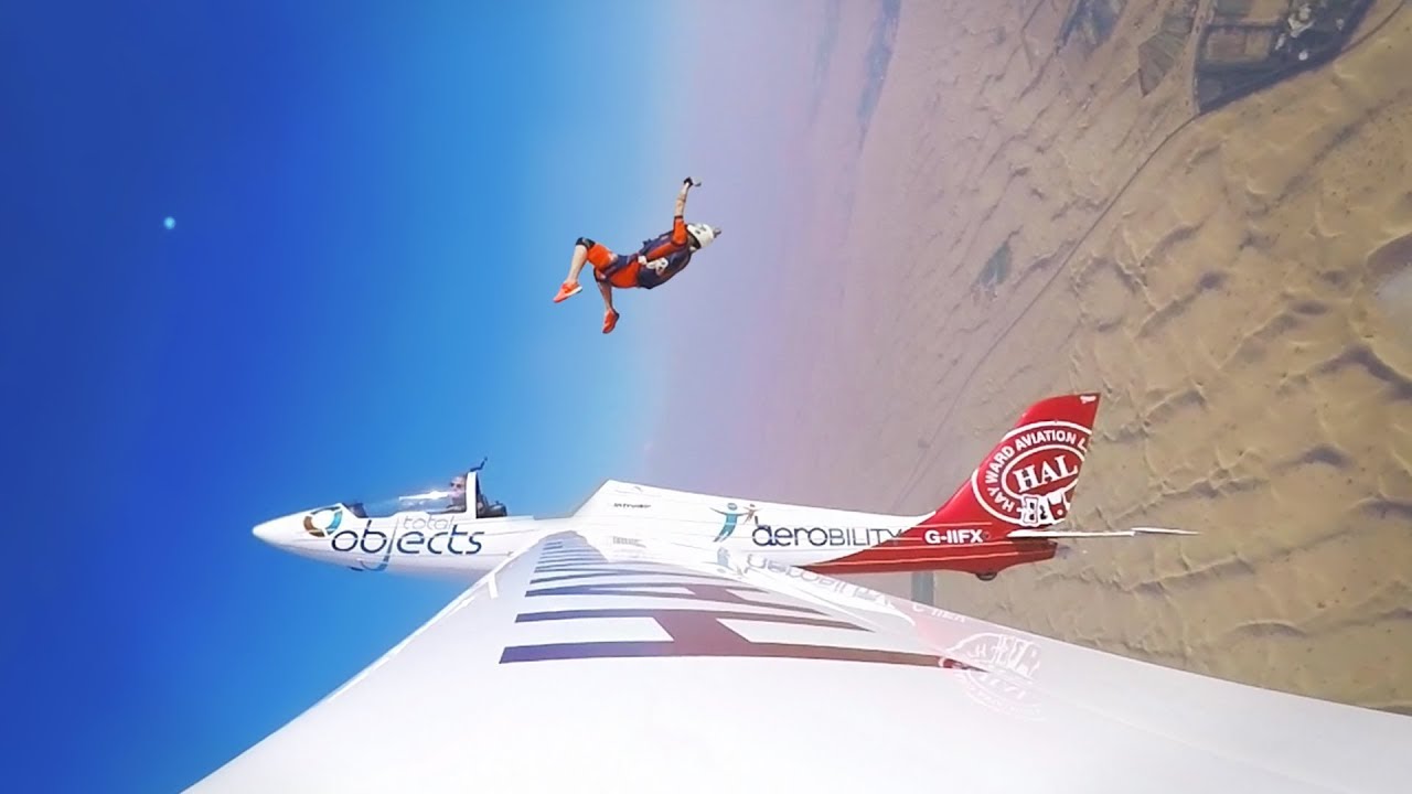 GoPro Awards: Skydiver Ejects From Glider