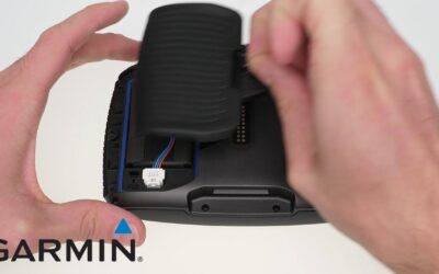 Support: Accessing the battery compartment on a zūmo 590/595