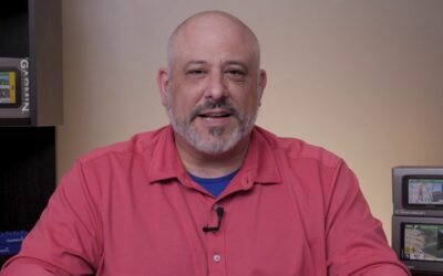 Support: Inserting and Formatting a Memory Card on a dēzlCam™ 785