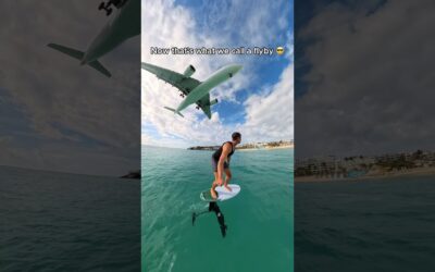 Now that’s what we call a flyby 😎 Any eFoilers in chat?     #Insta360 #efoil #plane #shorts