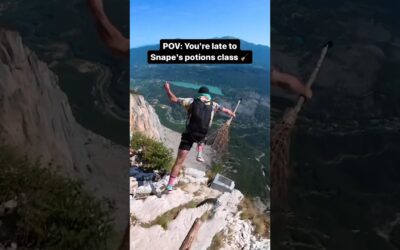 50 points to Gryffindor for this one🧹#insta360 #HappyHalloween #Halloween #HarryPotter #shorts #fyp