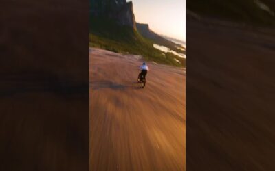 Perfectly Cinematic MTB Sunset 🎬 Babang Deshommes #Shorts #MTB