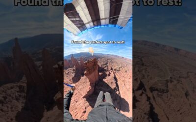 Found the perfect rest spot in the middle of nowhere 🏜️ | Insta360 X5 #paragliding